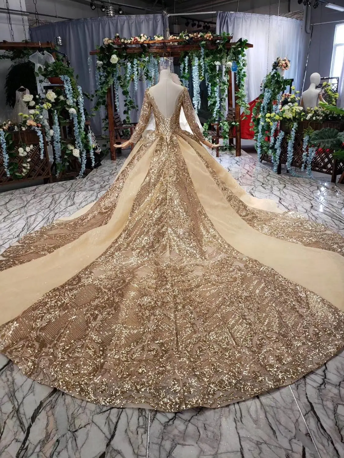 100% Настоящее свадебное платье Роскошные золотые блестки аппликации собора со