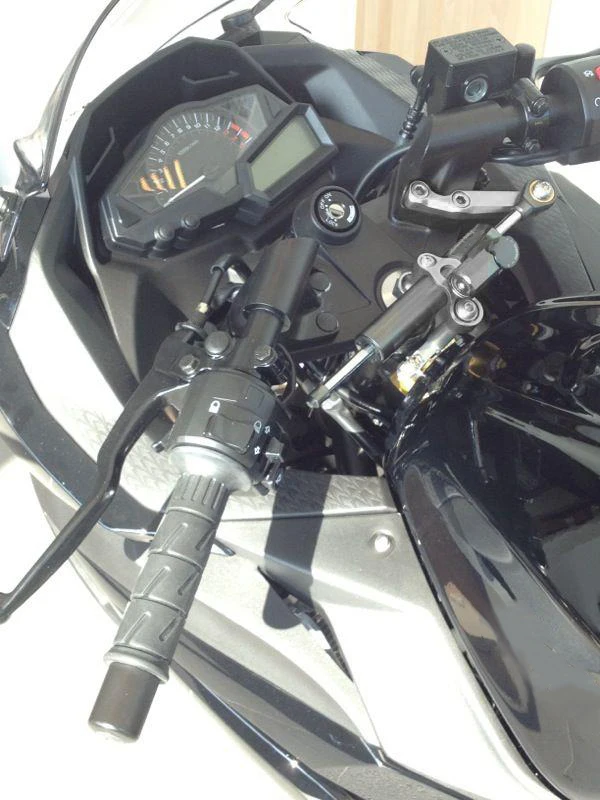 

For suzuki GSXR1000 GSXR750 K1 K3 K6 K8 K11 GSX-R GS500 Motorcycle Damper Stabilizer Damper Steering Reversed Safety Control