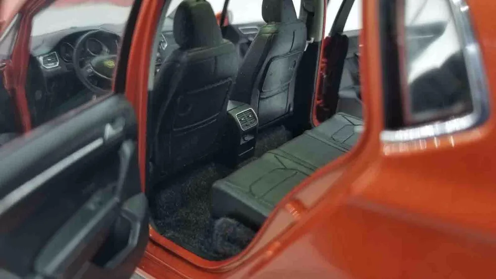 1:18 литая под давлением модель для Volkswagen Golf 7 Sportsvan Wagon Rare Alloy игрушечный автомобиль миниатюрная коллекция спортивный фургон MK7
