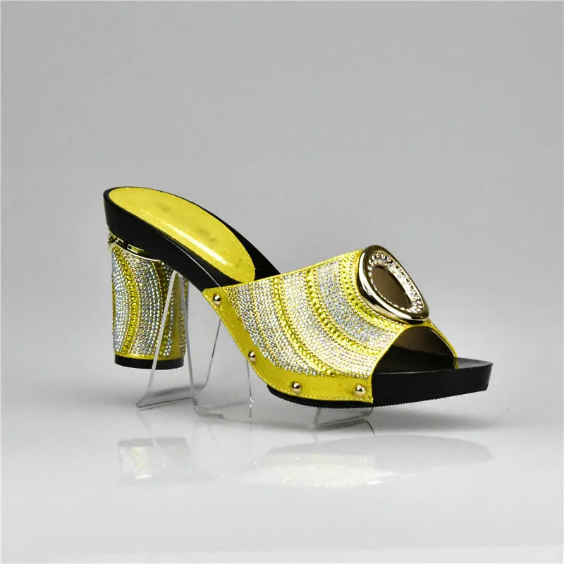 Последняя модель женских свадебных туфель синего цвета в африканском стиле