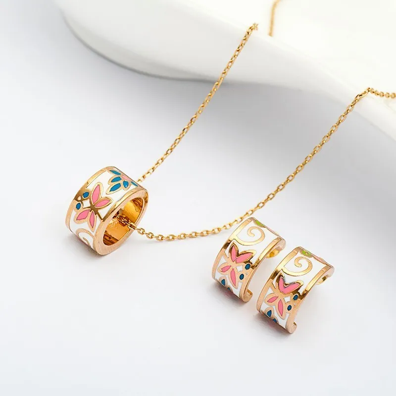 Женский комплект украшений из колье и серёг в классическом стиле | Украшения