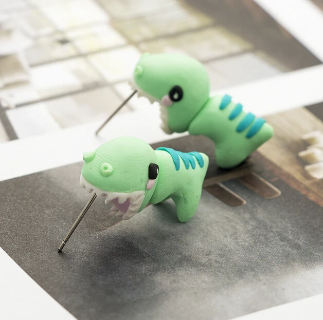 Женские серьги гвоздики из полимерной глины милые мягкие ручной работы в виде