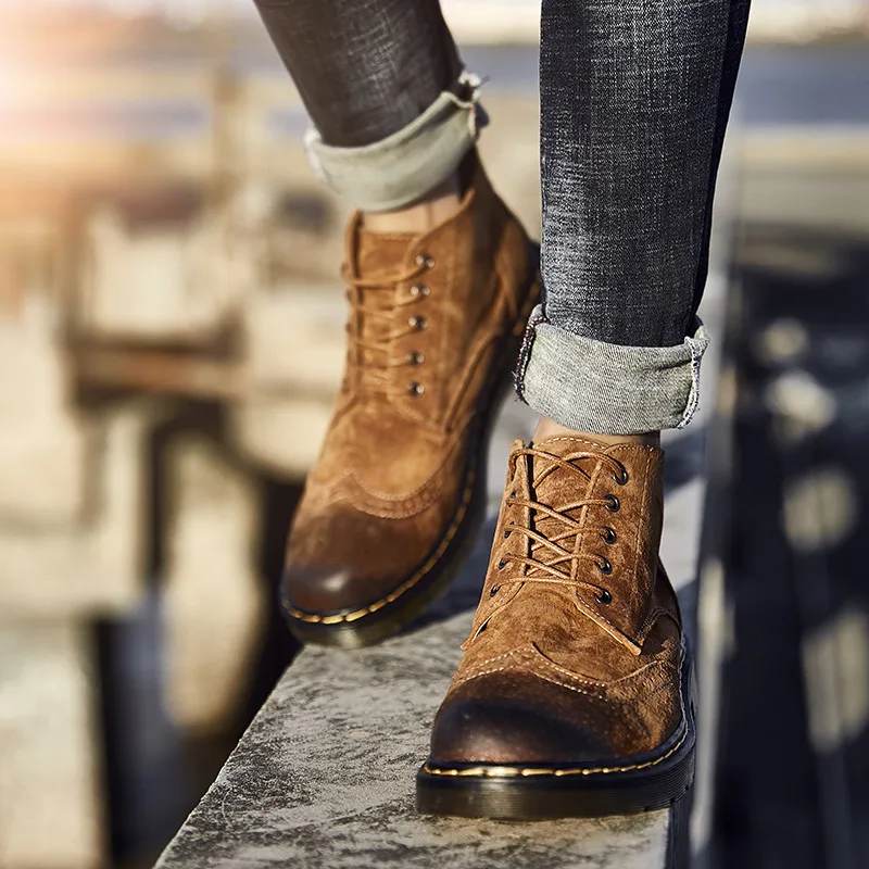 

AKZ 2018 New Autumn winter Men Boots Pig leather High Quality Male Martin Boots Round toe Man Flats Warm snow boots Brogue shoes