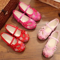 fancy breathable anti slip old beijing cloth embroidered casual baby shoes slip on kids shoes for girl