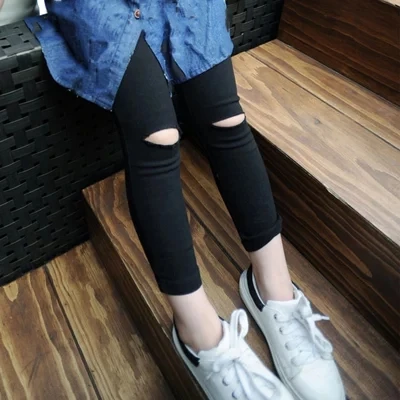 Новинка осенняя одежда штаны для девочек с дырками брюки-карандаш черные детские