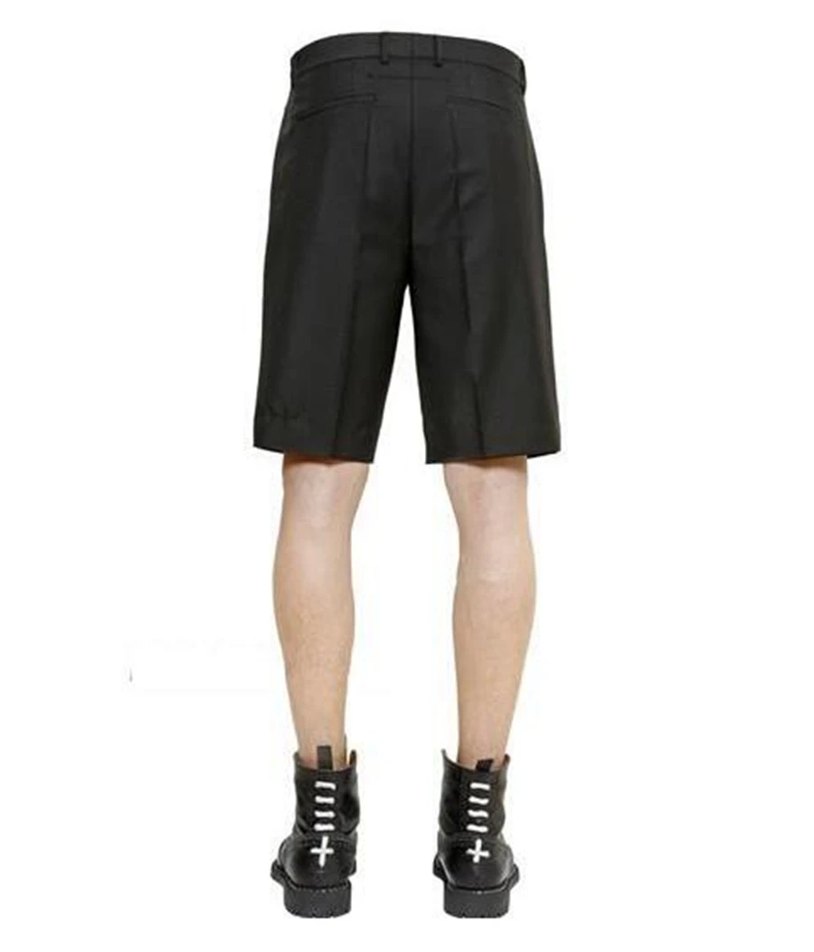 Мужская весной во время новая тенденция в Европе и отдых чистый цвет Корейской