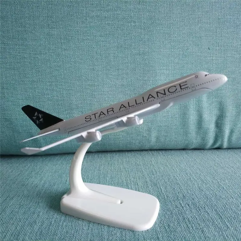 Сплав металла Star Alliance B747 400 полета самолета Airbus моделирование статическое