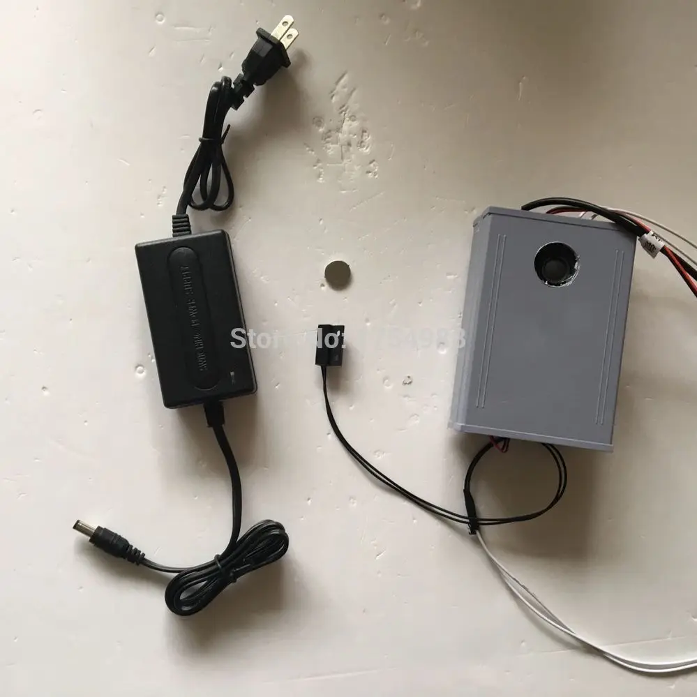 Один магнитный реквизит поместите волшебный Магнитный объект на датчик чтобы