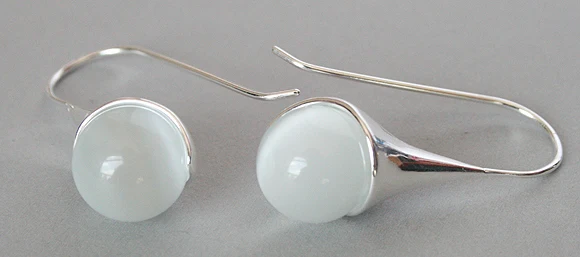 

Pretty 14mm White Cat's Eye jade Opal 925 Sterling Silver Hook Earring 1 1/2''