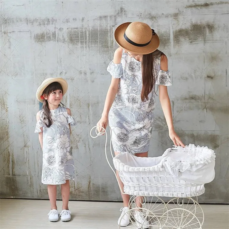2019 Hot Sell Pop Print Floral Parent Dress Mother and Daughter Women's Striped Open-shoulder Short-sleeved | Мать и ребенок
