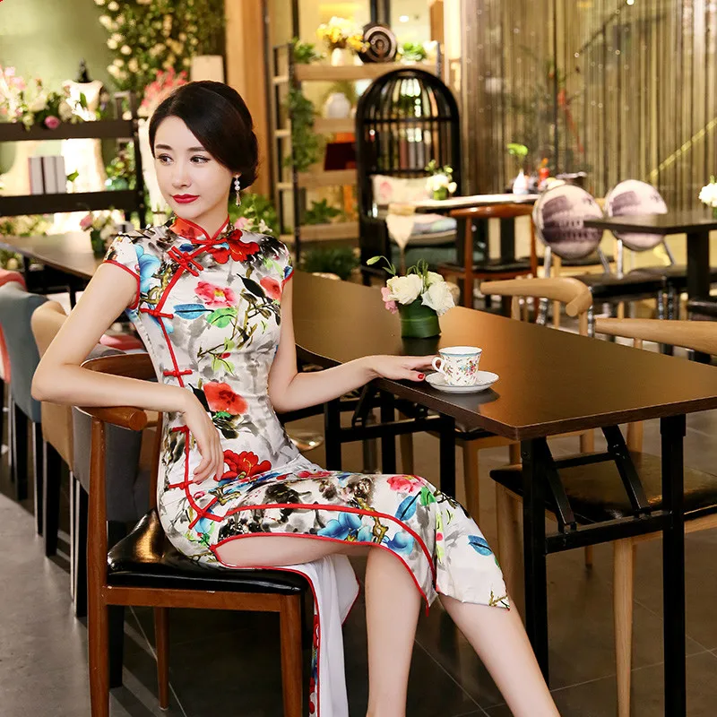 

Chinese National Wind Long Qipao Dress The daily Show Cheongsam Restoring Printing Flowers High vent Dress
