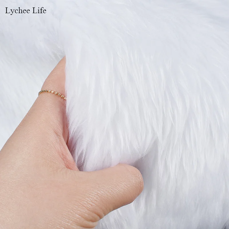

Lychee Life High Quality Polyester White Plush Fabric For Women Clothes Handmade Stitch-Bonded Decoration Accessories