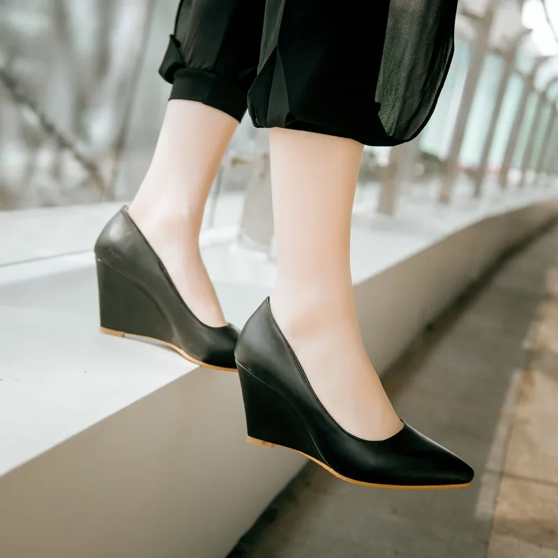 Туфли лодочки женские на платформе элегантная обувь танкетке заостренный носок