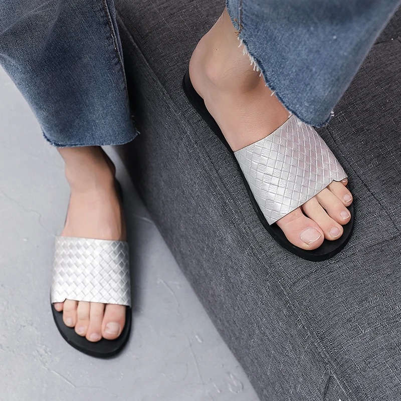 Summer Man Water Slippers Black Silver Beach Casual Shoes For Mens Outdoor Pu Leather Slippers Designer Flats Slippers Men