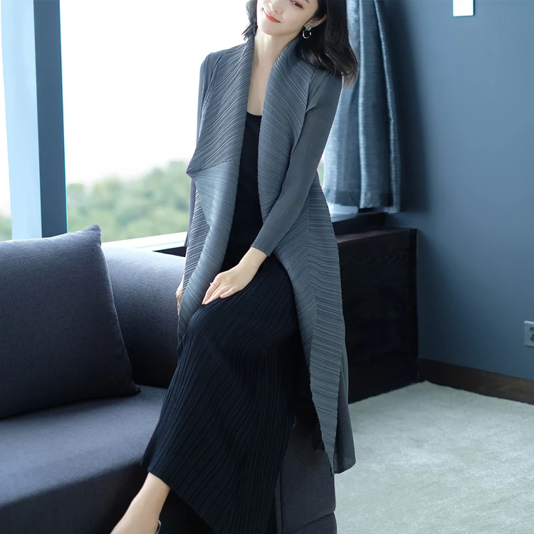 Changpleat 2018 new autumn loose women Trench Miyak Pleated long sleeve Loose Large size Solid Long Sleeve Female Coat Tide | Женская