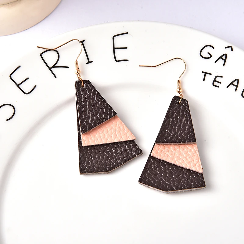 Трехслойные серьги из натуральной кожи с геометрическим узором 3 вида цветов