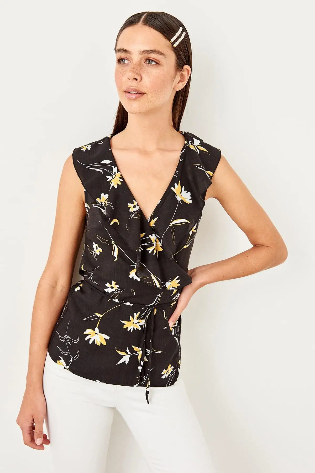 Trendyol черная шнуровка detayli Bluz TWOSS19XM0295 |