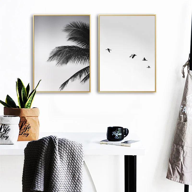 Черно-белый постер на стену в скандинавском стиле с изображением бережной
