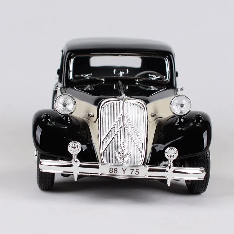 Maisto 1:18 1952 Citroen 15CV 6 цил модель автомобиля черный белый цвет 265*95 * мм 84 Двигатель
