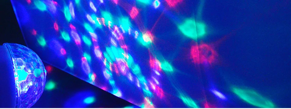 RGB светодиодные лампы сценический светильник вечерние танцевальные E27 85-265V лампы Волшебные Авто вращающиеся DJ Дискотека Рождественский светильник ing красочные лампы KTV бар