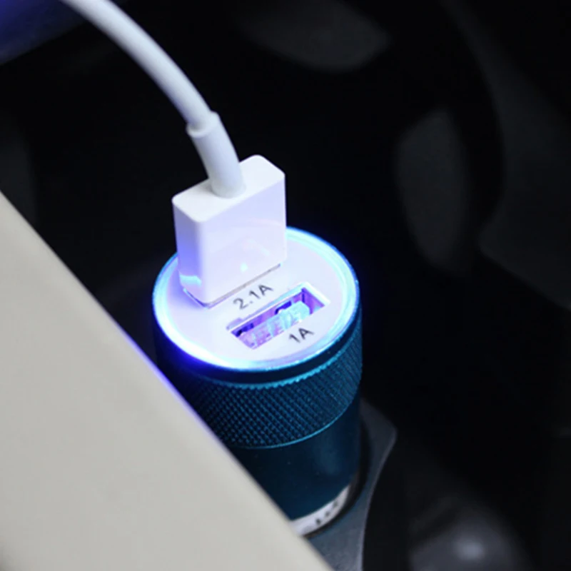 Универсальное автомобильное зарядное устройство USB металлическое плоское