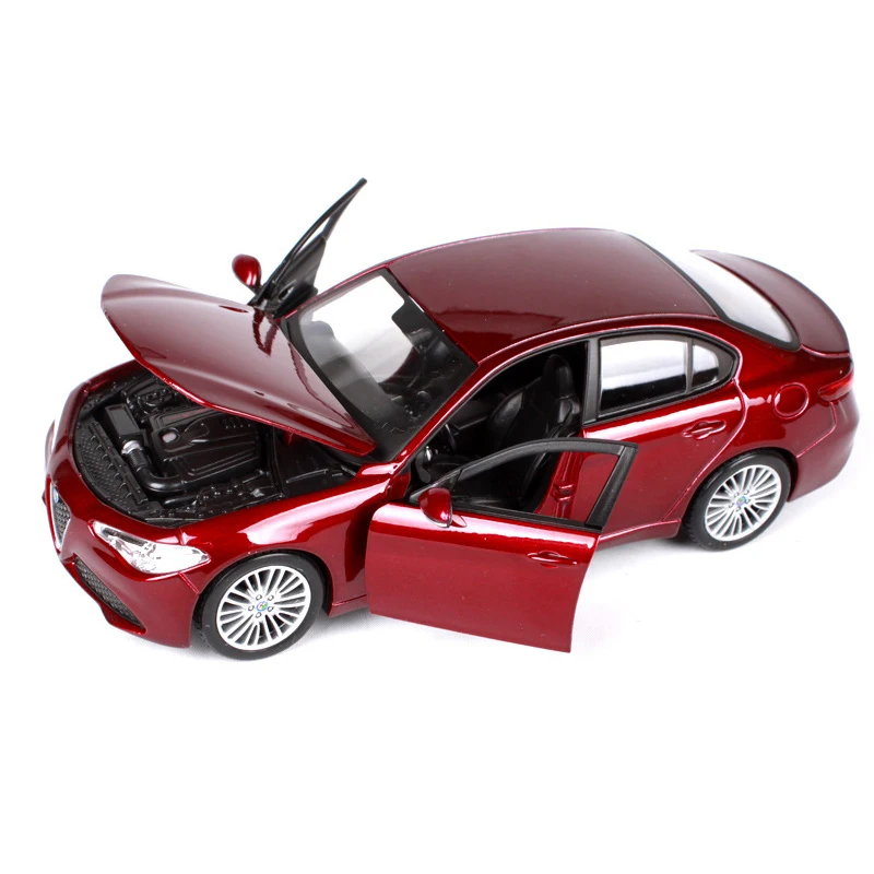 Bburago 1:24 diecast Car Romeo Giulia Italy sedan Alloy Metal Vehicle Collectible Models toys Toy For Gift Collection |