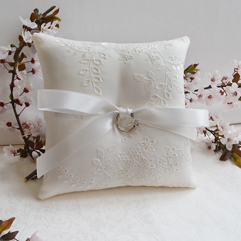 Western-Style Elegant with Satin Bow Lace Wedding Favors Gift Ring Box Pillow Cushion decor free shipping | Дом и сад