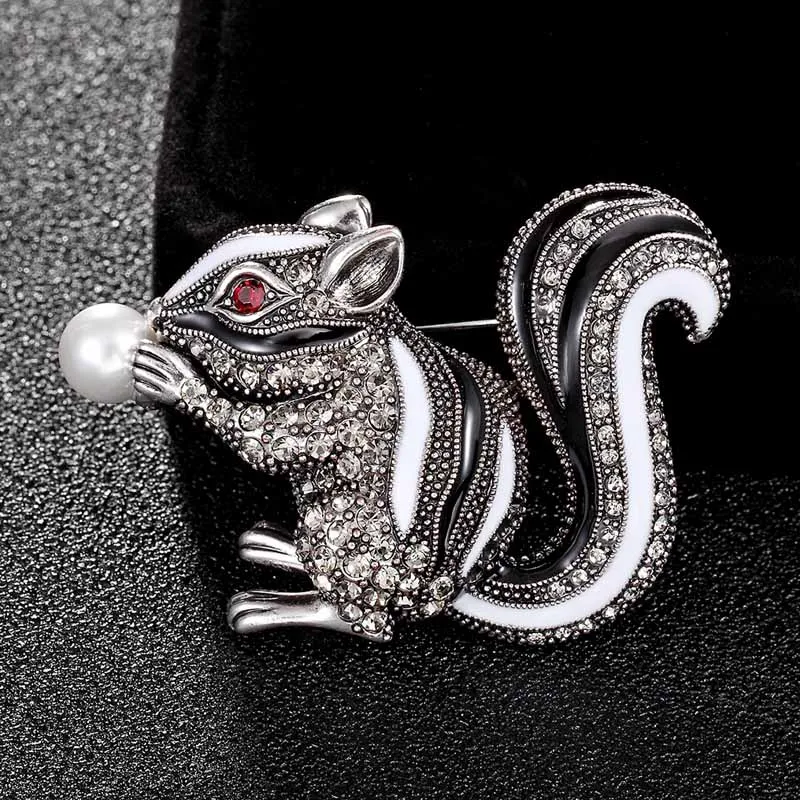 

12pcs/lot Wholesale Cute Yellow Orange Enamel squirrel animal brooches jewelry for men gifts imitation pearl pin brooch bouquet