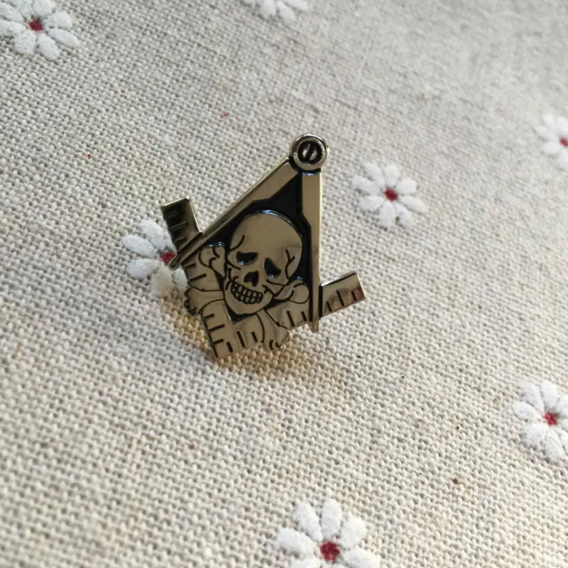 УГОЛЬНИК и циркуль нагрудные штыри вды сын свободные масоны скелетоны масонские