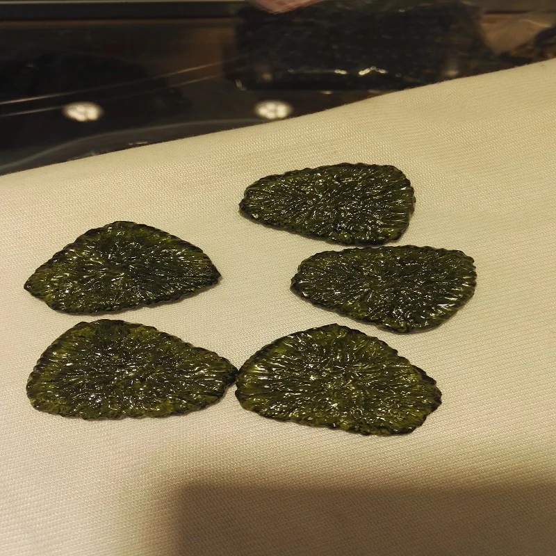 Новые продукты 20 г-25 г натуральный чешский Аэролит Moldavite Green Кристалл Рейки