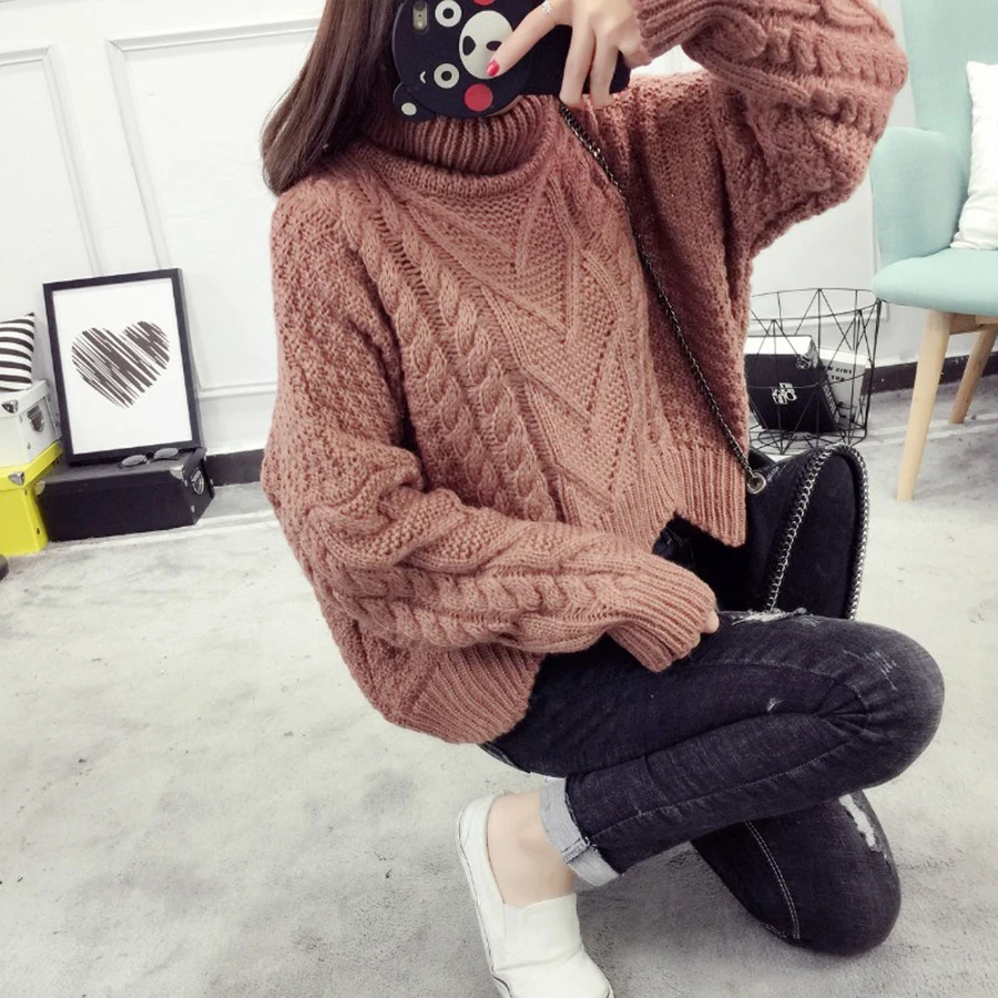 Женский свитер горчичного/жёлтого цвета вязаный с высоким воротом для