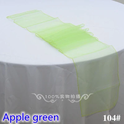 Настольная дорожка из органзы зеленого цвета с яблоком недорогая настольная