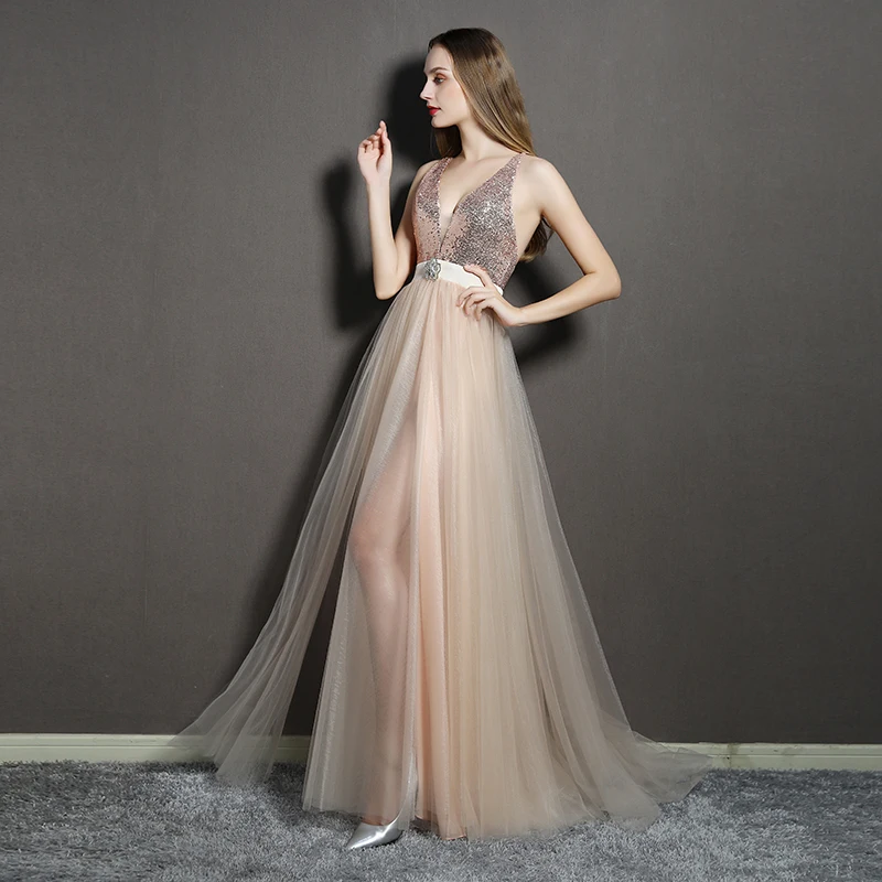 Женское вечернее платье с глубоким v образным вырезом и открытой спиной модель