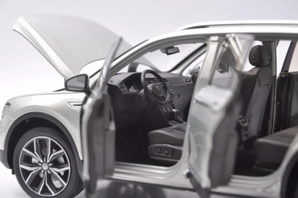 1:18 литая под давлением модель для Volkswagen VW Tiguan L Серебряный внедорожник игрушечный автомобиль миниатюрная Коллекция подарков