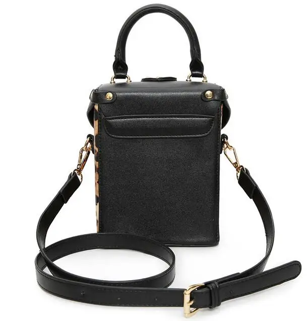 2018 маленькая сумка мессенджер с леопардовыми заклепками в европейском и