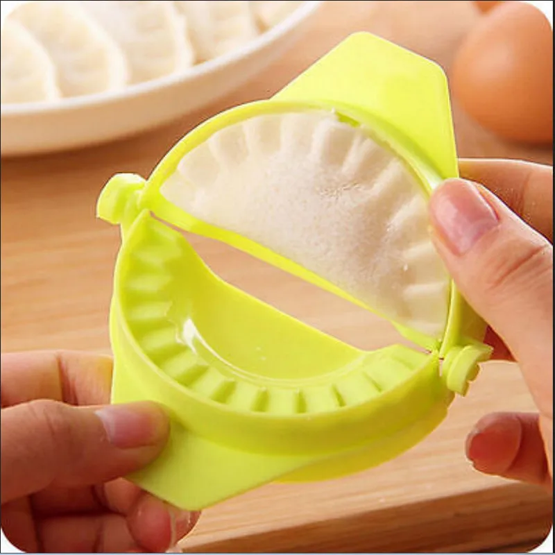 DIY Dumplings Tool Fashion Kitchen Useful Easy Dumpling Tools Convenient Dumpling Maker Device DIY Mold Gadgets Random Color Hot