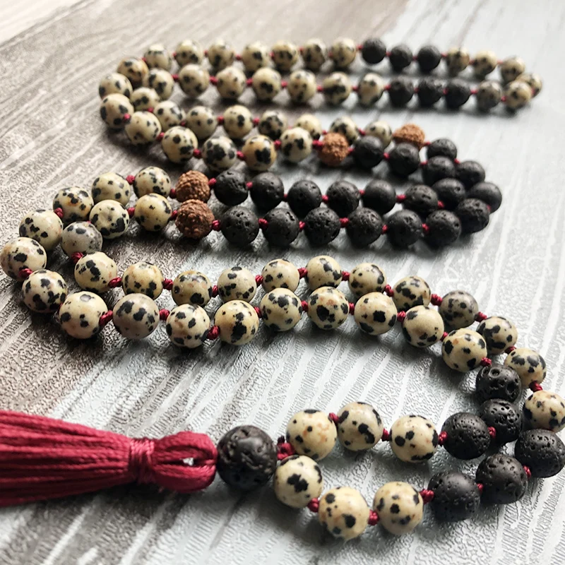 Лава камень Rudraksha Mala Neacklace 108 бисер для молитвы ювелирных изделий далматинь J asper