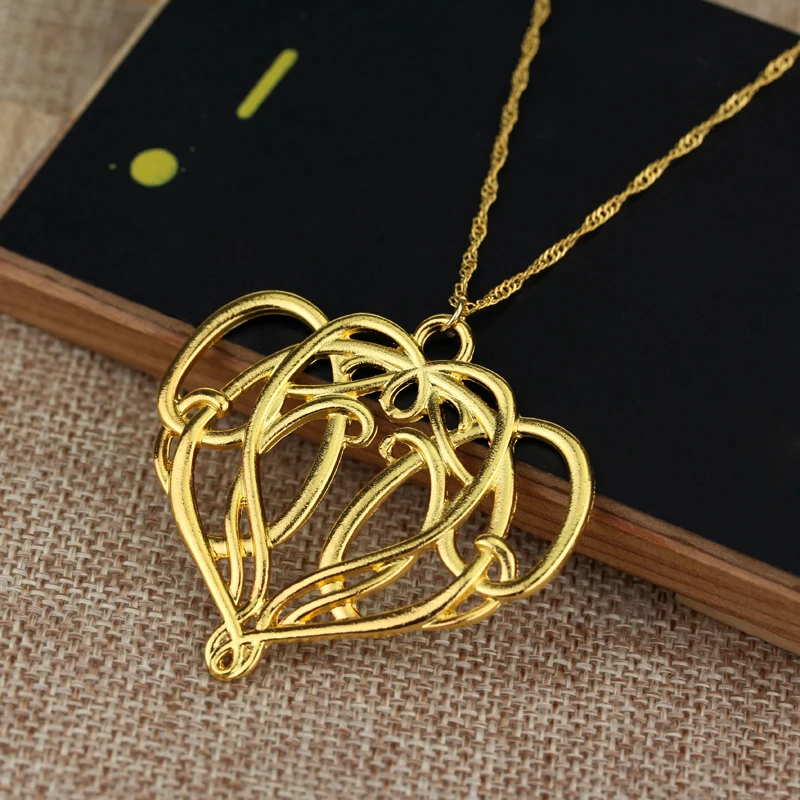 Женская подвеска в виде неожиданного путешествия | Украшения и аксессуары