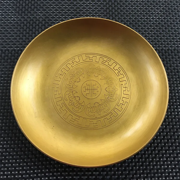 

Коллекция винтажных медных тарелок, пять благословений, по размеру дома, велика.