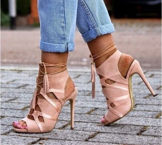 

Top Summer New Brand Women Patchwork Cuts Out Gladiator Cross Lace Up Fringe Peep Toe 100 mm High Heels Party Thin Heels Sandals