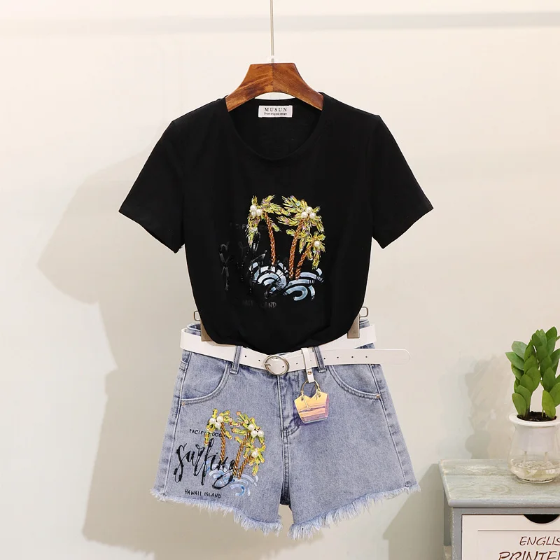 Женский комплект ALPHALMODA футболка с буквенным принтом блестками и шорты из 2