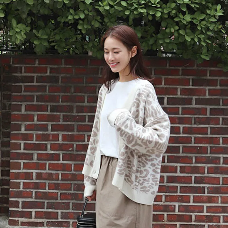 Кардиган женский вязаный однобортный с леопардовым принтом на осень/зиму |