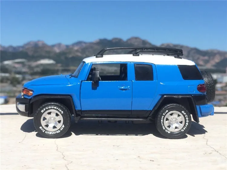 1/32 весы литья под давлением игрушка модель Toyota Land Cruiser Prado FJ внедорожник спортивный автомобиль со звуком светильник автомобилей Вытяните назад коллекция Детский подарок