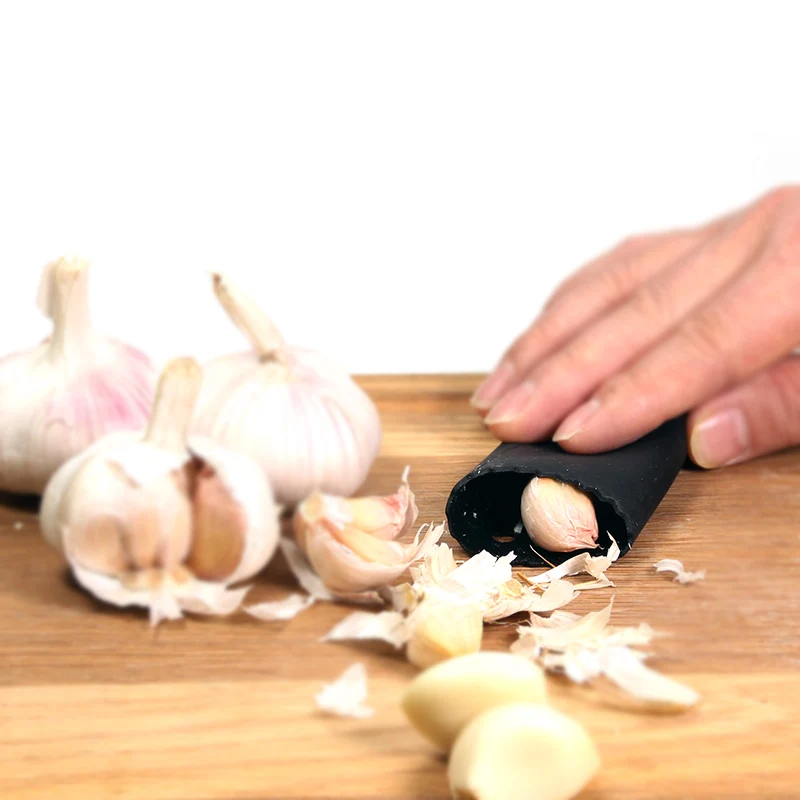 Кухонный алюминиевый пресс для чеснока Leeseph с силиконовой трубкой и роликом