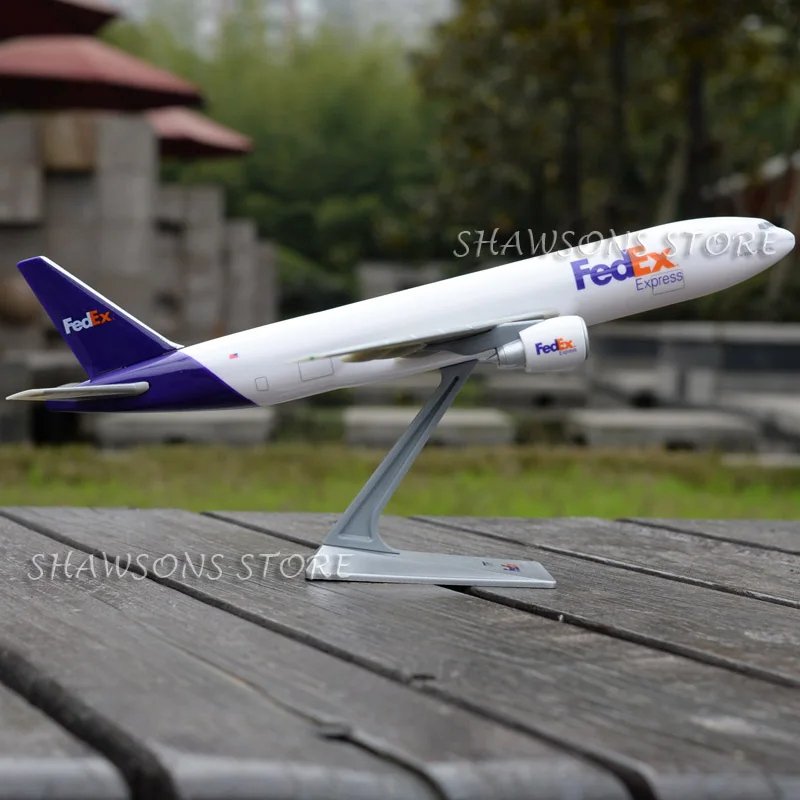 Модель летательных аппаратов коллекция 1:200 Реплика самолётов Boeing 777F Fedex Express