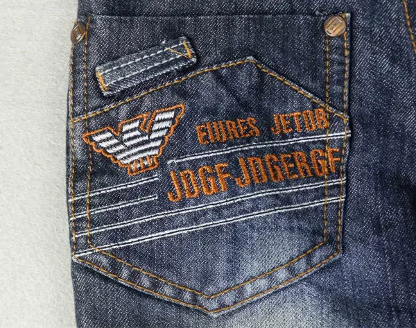 Мальчика Вышивка Letter Pattern джинсы Дети Полная длина брюки с карманами кнопка