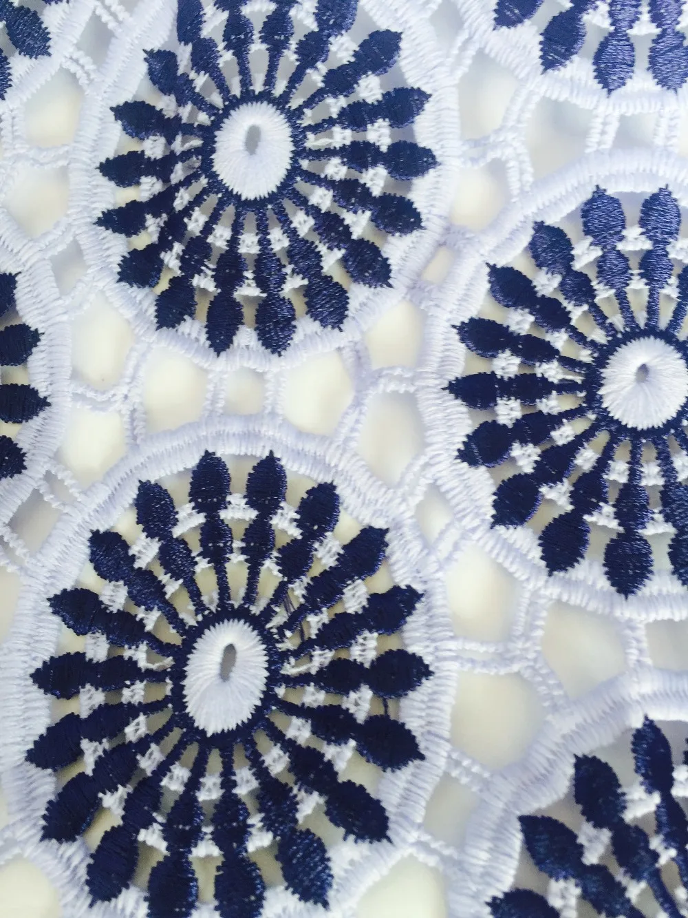 2016 Водорастворимая кружевная ткань молочный шелк трехцветный декоративный узор