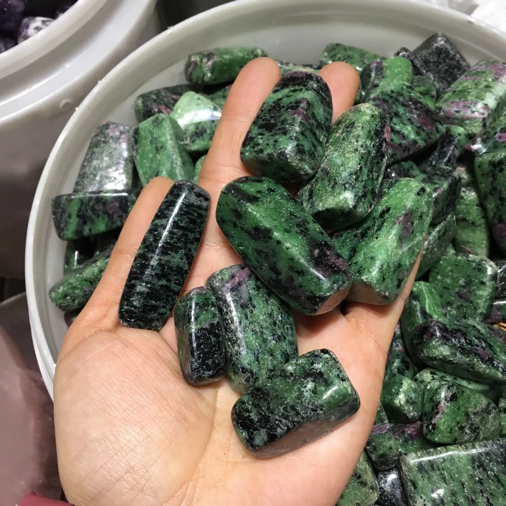 Большой размер натуральный рубин Zoisite галтованный камень полированный камень-кристалл