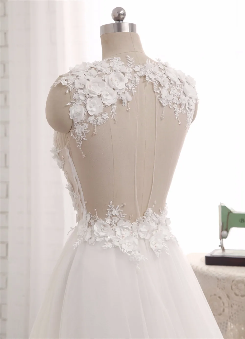 Свадебное платье с прозрачной иллюзией ТРАПЕЦИЕВИДНОЕ из тюля ручной работы