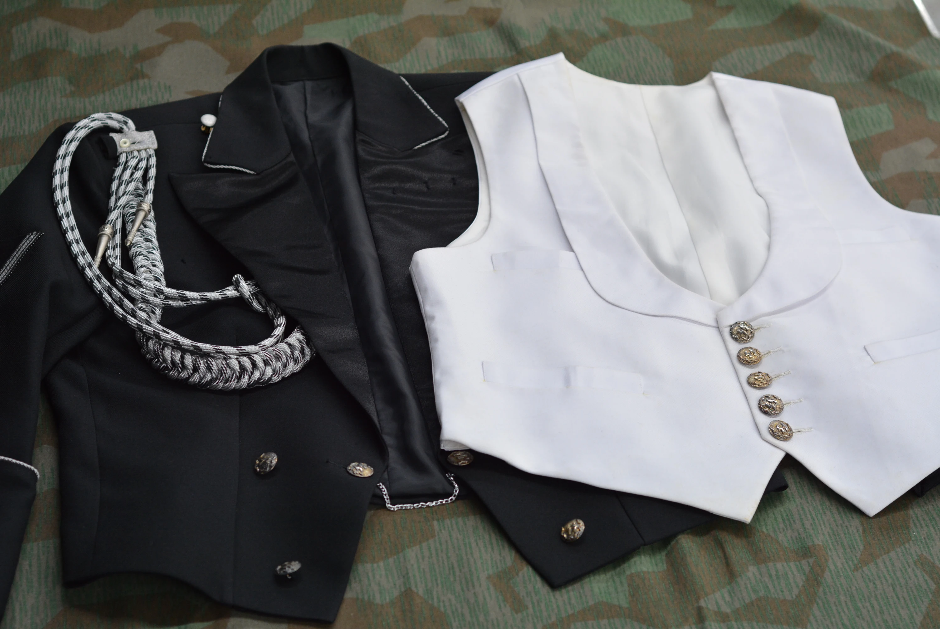 Рисунок 4 - EMD Officer вечернее платье